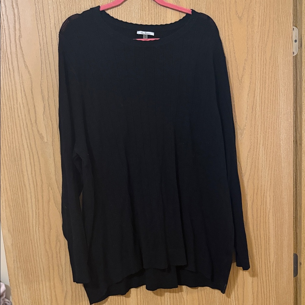 Women's Black Long-Sleeve Lightweight Knit Pullover